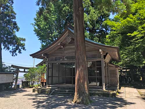 金剣宮の舞殿