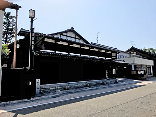 野々市市郷土資料館のファサード