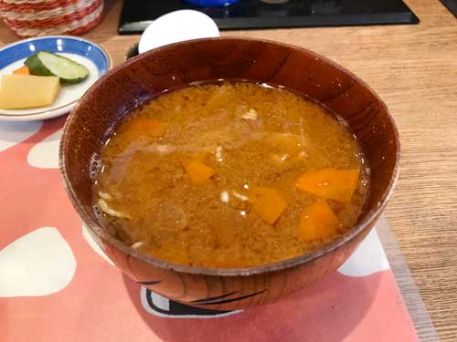 釜炊きおにぎり みつや　豚汁
