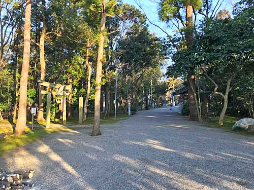 若宮八幡宮の参道