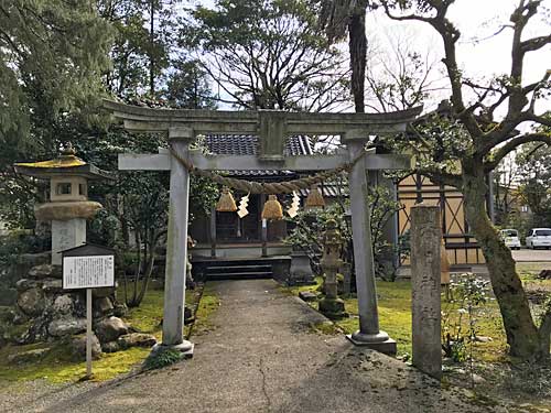 春日社の鳥居