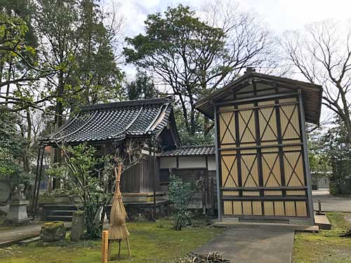 隣の神庫