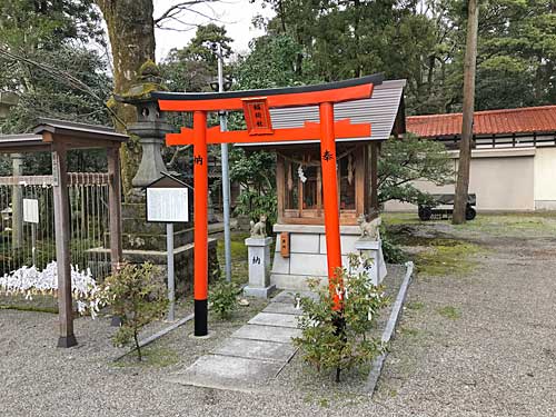 稲荷社の鳥居