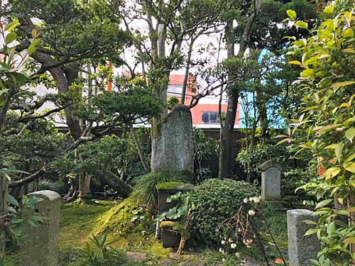千代尼碑