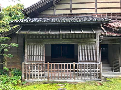 殿様用の入口の外側