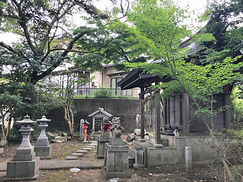 芋堀藤五郎神社の境内の様子