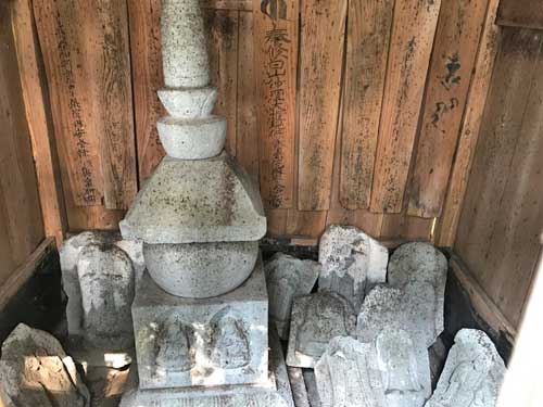 納経所跡の祠の内部