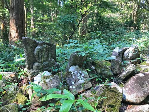 廃仏毀釈で壊された石仏