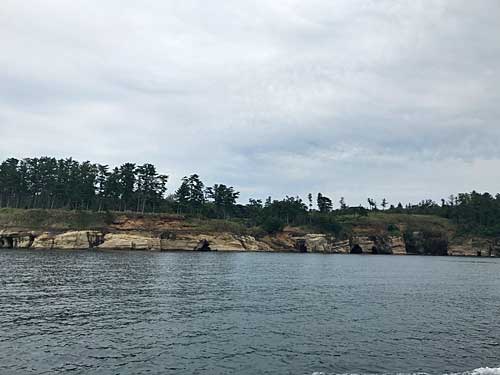 海蝕崖・海蝕洞