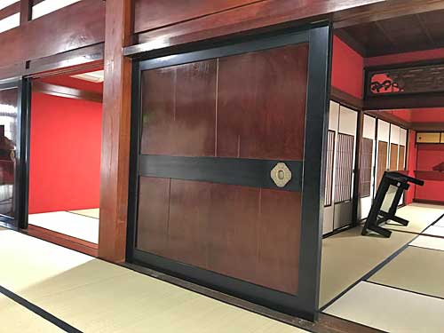一枚板の引き戸