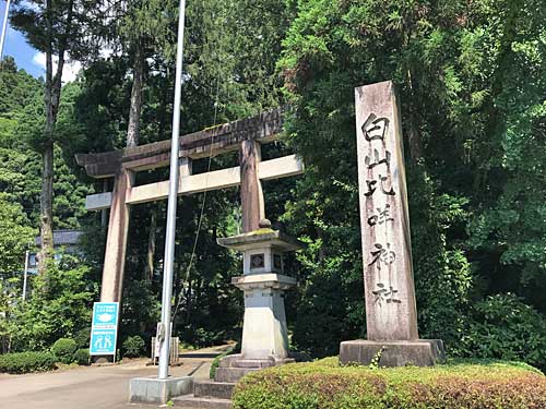 白山比咩神社の一の鳥居