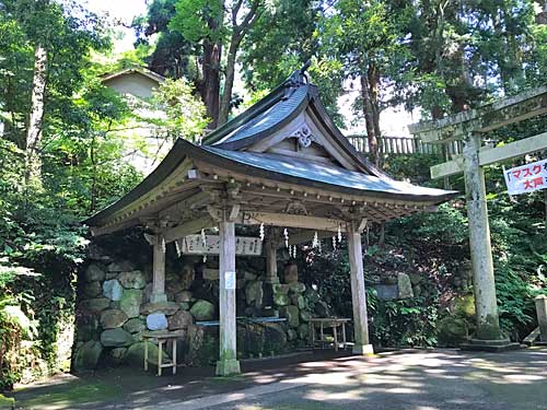 白山比咩神社の手水舎