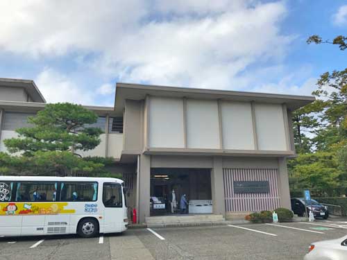 入口正面