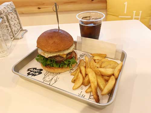 1/3 HAMBURGER FACTORY　エッグチーズバーガー