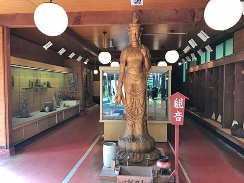 観音像