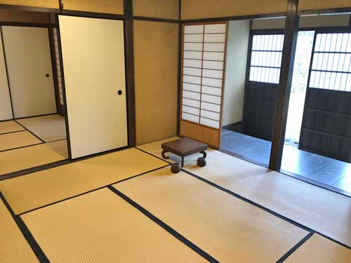 居間
