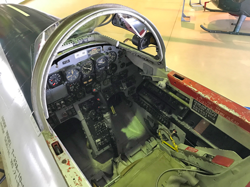 飛行機のコクピット