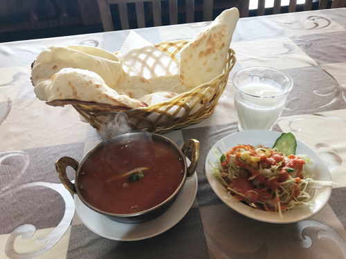 カマナ　レギュラーランチ
