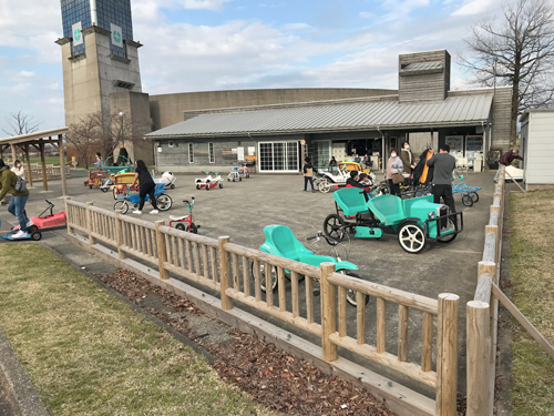おもしろ自転車の貸し出し場