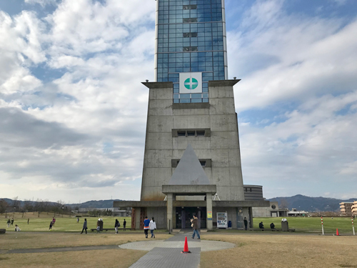 クロスランドタワー入口