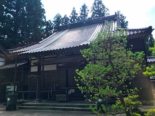 薬王寺の本堂