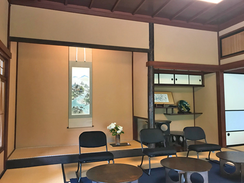 広間の床の間