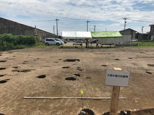 大型の掘っ立て柱建物跡