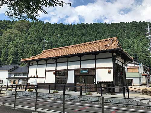 駅舎の裏面