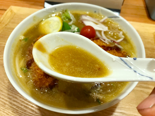 カツカレーうどんのつゆ