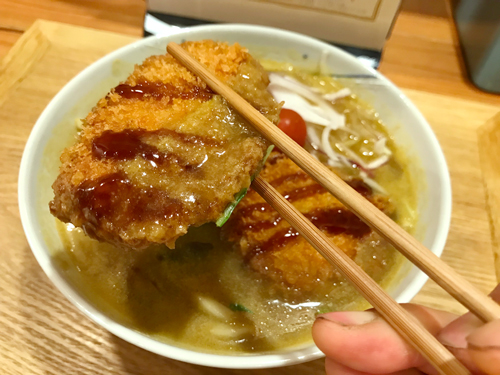 カツカレーうどんのトンカツ