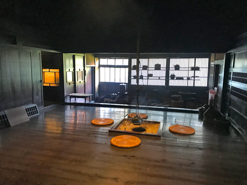 明治の館室木家の台所