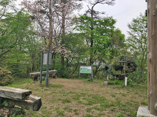 二ッ城跡の本丸
