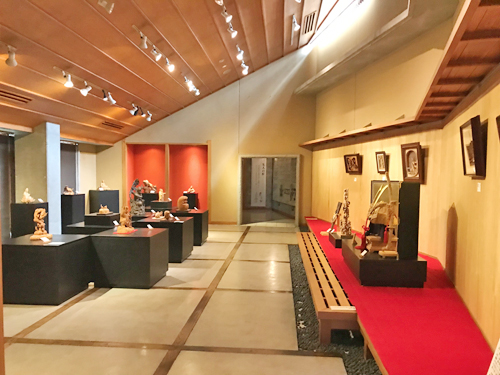 井波彫刻総合会館のの中展示室