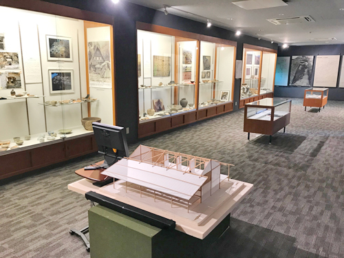 南砺市埋蔵文化財センターの3階展示室