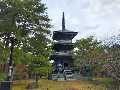 真和園　三重の塔