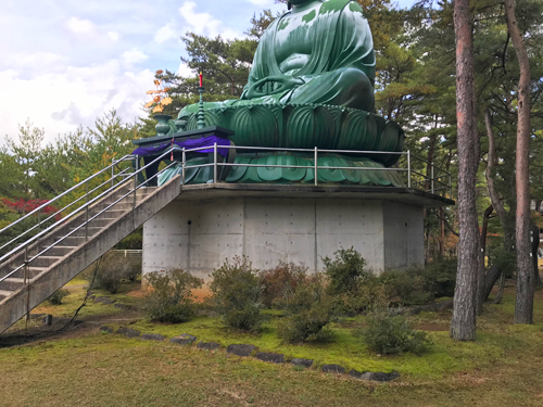 八角形の台座