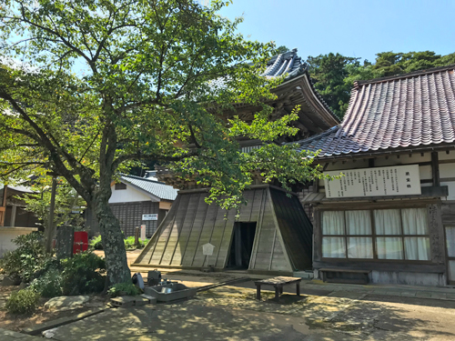 袴腰の鐘楼
