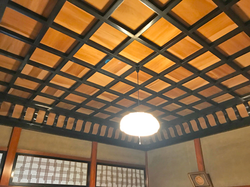 上広間の格天井
