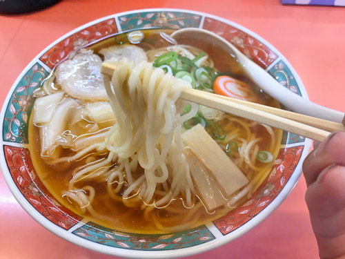 ラーメンの麺