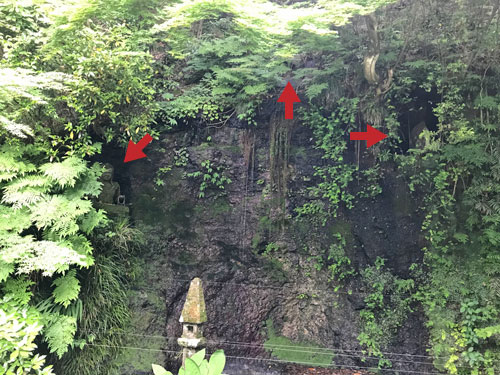 医王寺の滝不動