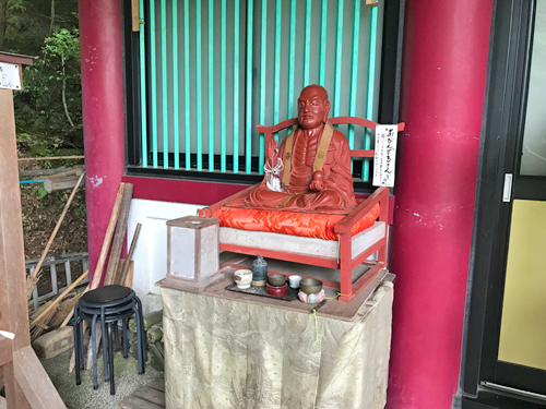 おびんずるさん像