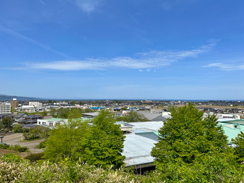 富山湾まで見渡せる眺め