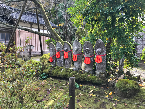 境内の六地蔵