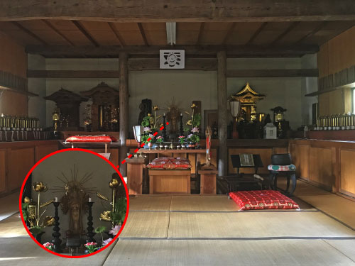 堂内の千手観音像