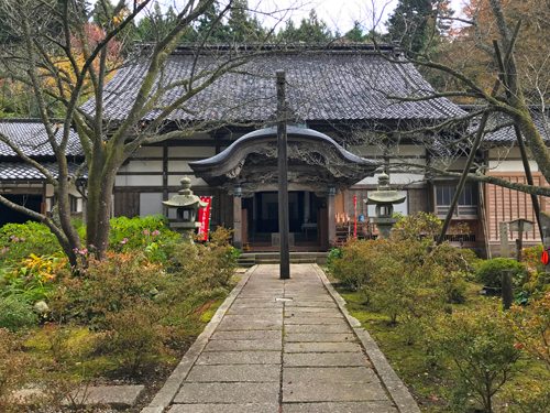 本堂正面