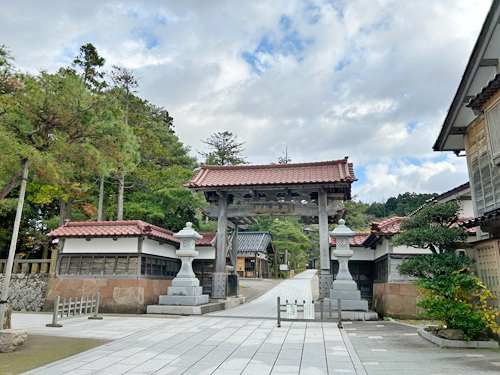 入口の三松関