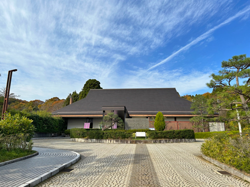 高岡市万葉歴史館のエントランス
