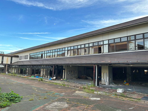 廃墟化した建物