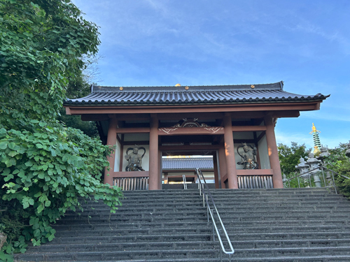 加賀大観音の山門